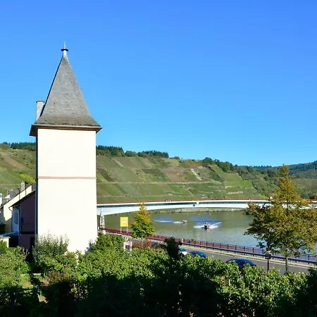 Zum Faehrturm 3*
